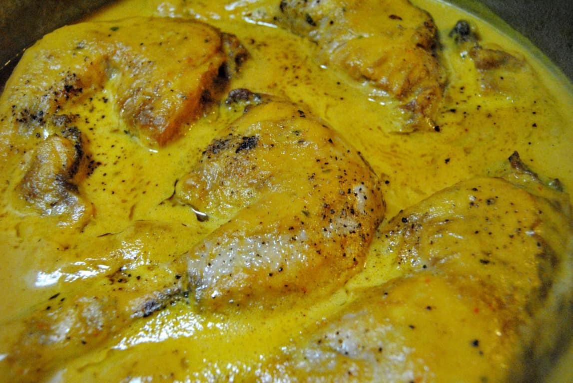 Cazuela pollo guisado con salsa de piña